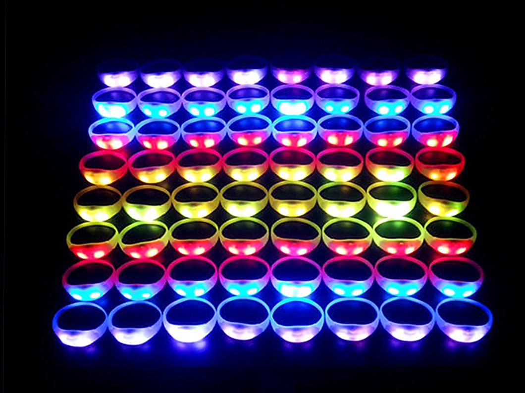 Pulseras LED controladas por consola DMX en distintos colores